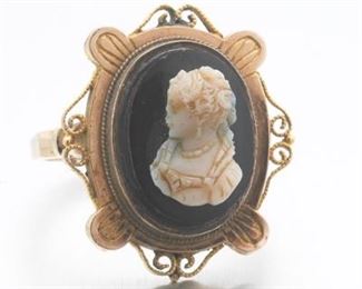 Victorian Ladies Gold and Carved Onyx Cameo Ring, Queen Mary of Scots