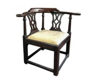 Antique English Mahogany Chippendale Corner Chair
DESCRIPTION
Seat Height: 15.5in
CONDITION
Wear and tear due to age. See detailed photos with cracks in the wood frame.
DIMENSIONS
30 x 26.5 x 27 in