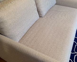 Sofa Sleeper love seat in excellent/like new conditon 