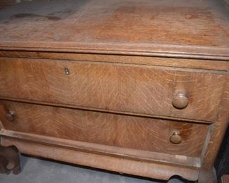 ANTIQUE 2 DRAWER CHEST