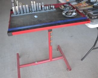 ROLLING TOOL CART WITH MAGNETIZED TOP