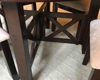 Leg Detail of 48" Round Table