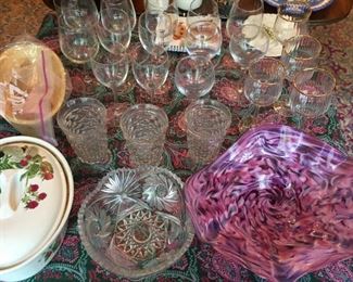Assorted glassware, including Baccarat.