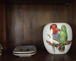 Decorative accessories.