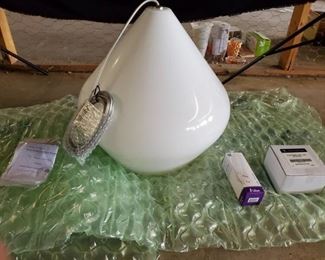 White Glass Meeka Pendant Lamp.
