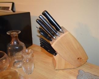 Chicago Cutlery knife set