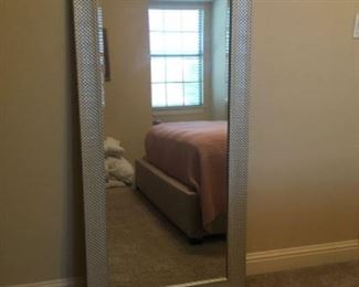 Item:   Home Sense Tall Silver Mirror
Condition:   Excellent
Measurements: 31w x 2d x h64

Price:  $100
