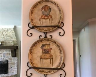 Item:  Rooster/Chicken plates with plate rack
Condition:  Excellent
Measurements: overall 13w x 28h, plates are 10.5d

Price:  $40
