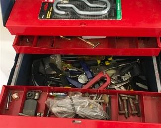 Item:  Lot:  Carrying Tool chest full of misc tools
Condition:  Used 
Price:  $45
