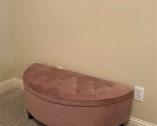 Item:   Half moon upholstered storage chest, button tufted on wood legs
Condition:   good
Measurements: 43w x 18d x 16h

Price: $150
