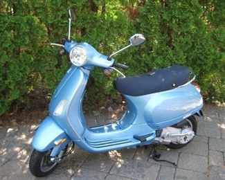 Vespa LX 150 2007 with only 700 miles!