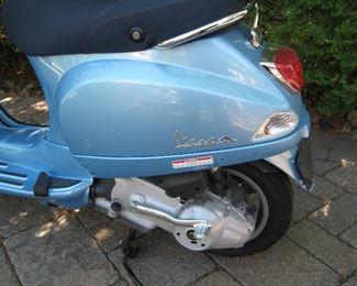 Vespa LX 150 2007 with only 700 miles!