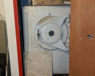 Safe With Keys, Buyer Responsible For Removal