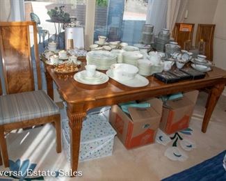 Dining Room Table and Chair Set