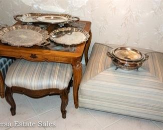 Footstools and ottomans