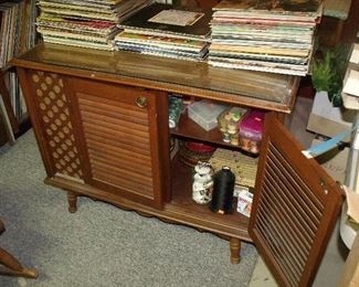 Retro storage cabinet