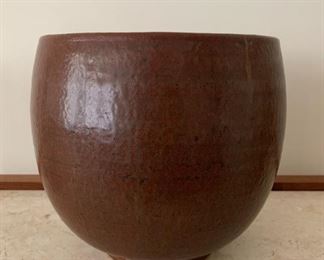 Art pottery. MEASUREMENTS: 8"H x 8 3/4"W.
$35