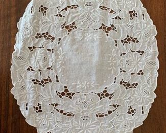 Alternate view - Lot of linens and placemats. $25 All