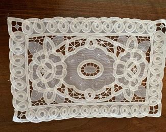 Alternate view - Lot of linens and placemats. $25 All