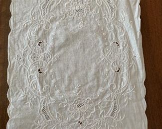 Alternate view - Lot of linens and placemats. $25 All