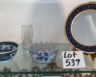 Lot 537 $40.00   Love that crown shaped bowl, too!