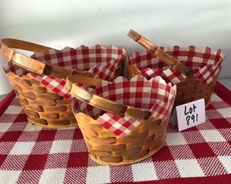 Lot 891.  $90.  3 Graduated Metal Baskets, hand signed by Jane Keltner for Twos Company.  Adorable. By the way, the entire basket, including the red and white checkered “cloth liner” is all painted on.  She’s a marvelous artist!