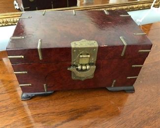 Jewelry box