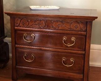 Henredon matching side table Asian style (1)