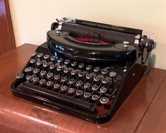$95 - Vintage Remington Noiseless Portable Manual Typewriter
