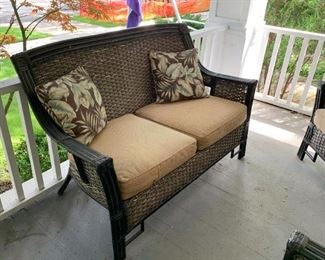 Garden / Patio / Porch Furniture (settee / loveseat)