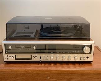 Vintage Magnavox Stereo (radio, turntable & cassette player)