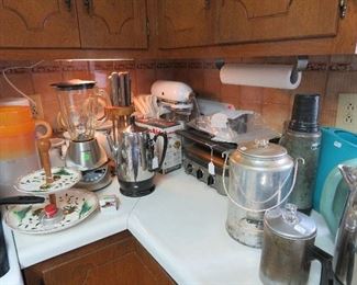 Cuisinart griddle, Kitchen aid mixer, perculator's