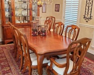 STUNNING Pennsylvania House dininr room suit
