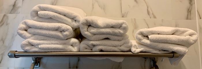 Lot of (6) bath towels: $15