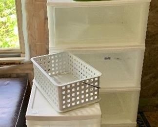 Lot of assorted storage containers:$20