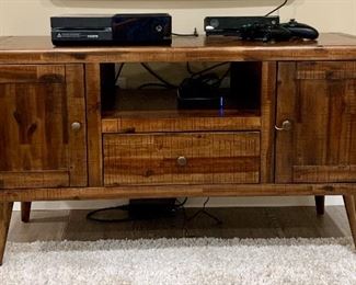 Item 207:  Console table - 48" x 19" x 26" - condition issue - there is a crack in the top wood: $125