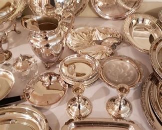 Very nice Silverplate. Most like new