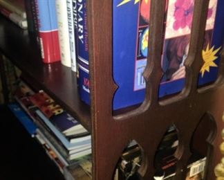 Cut-off sides on the bookcase