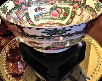 Rose medallion style bowl 