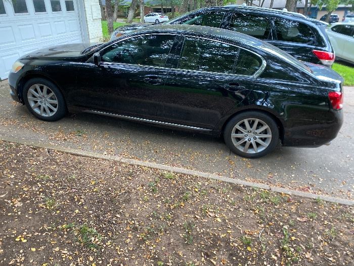 Preselling 2006 Lexus new tires and new battery, CarFax $9200 obo 131,384 miles