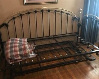 Daybed/trundle!