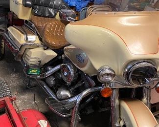 PRE-SALE ITEM: Harley Davidson Classic '88 motorcycle
