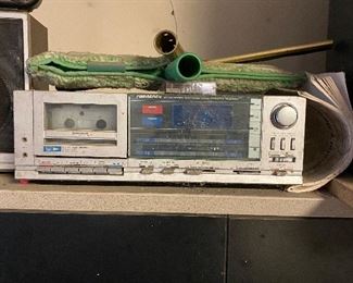 Vintage SoundDesign stereo system with cassette player and speakers