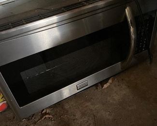 Under cabinet Frigidaire microwave in stainless steel