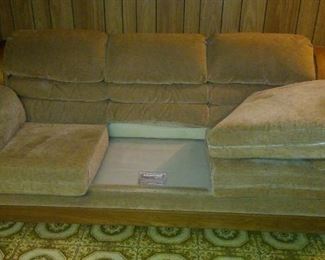 Advantage Bassett Sleeper Sofa. $80.