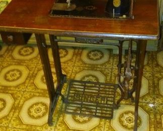 Vintage or Antique Singer Sewing Machine.  Please see all of the Pictures.  Asking $200. obo.