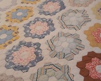 Handmade Vintage Flower Garden Pattern Quilt