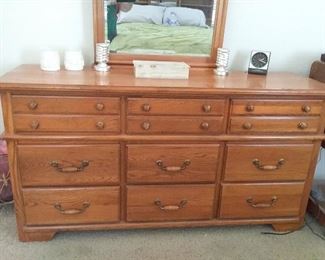 Kincaid dresser w/mirror