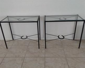 Horseshoe design tables