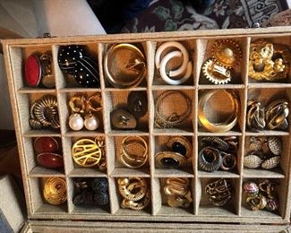 Earring $2.00 a pair 